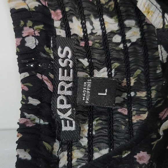 Sheer floral adjustable spaghetti strap baby doll top. - Picture 3 of 7